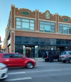 Cars driving past the offices of Wyoming Registered Agent in Cheyenne, Wyoming.